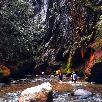 VIVA LA AVENTURA EN EL CAÑÓN DE AMBICA